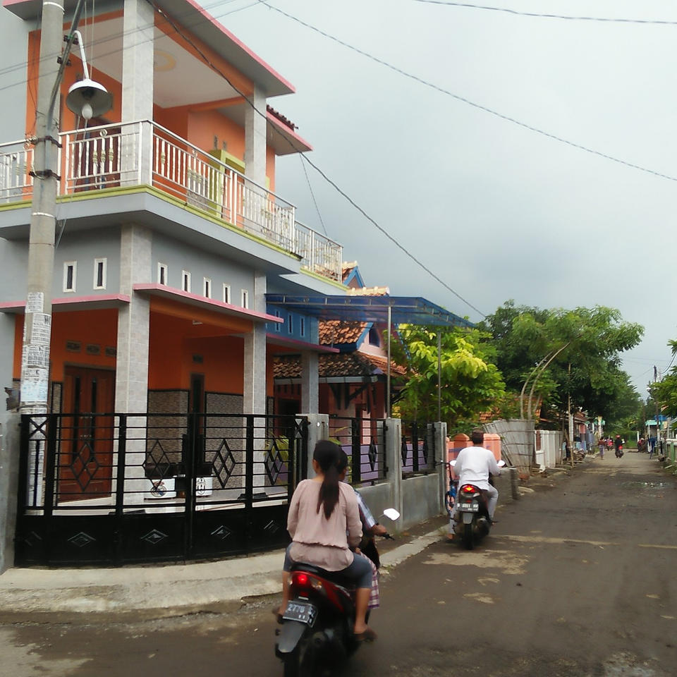 Deretan Rumah Mewah di Kampung ABK Suradadi Tegal