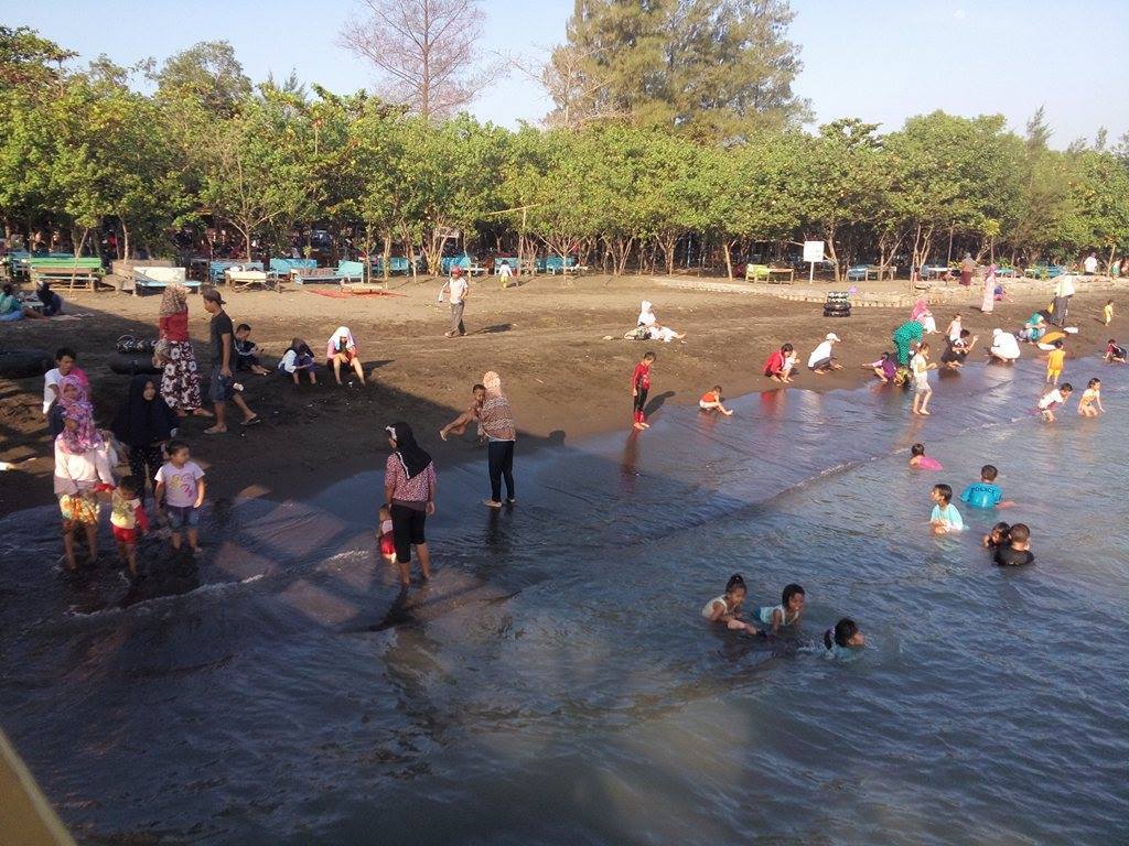 Wisata Pesisir: Pantai Purwahamba Indah Kabupaten Tegal